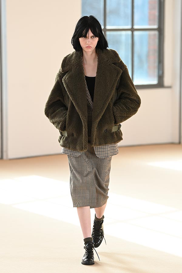 Maxmara Runway Look 012 Max Mara Maxmara Runway Look 012 Max Mara